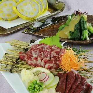 新鮮な馬刺しも毎日ご用意しております