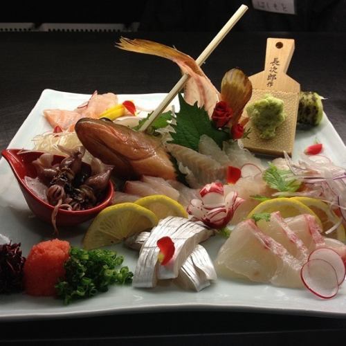 Assorted special sashimi with live fish