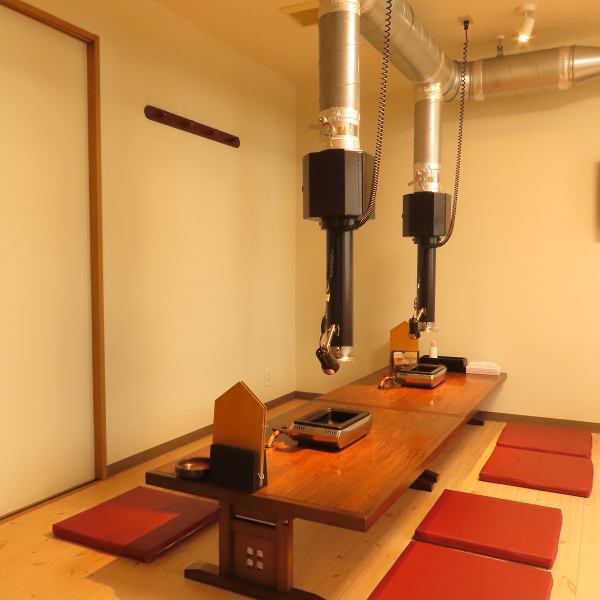 足を伸ばしてくつろげる座敷席で、お子様連れでも安心して本格的な焼肉をお楽しみください◎ゆったりとした空間と無煙ロースターで、ご家族や会社宴会でも周囲を気にせず、美味しいお肉と楽しいひとときを心ゆくまでお過ごしいただけます♪