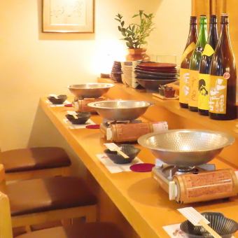 カウンター席は6席ご用意しています。距離感の近いお席となっているのでデートでのご利用や大切な人とのひと時を過ごすのに最適なお席となっています。