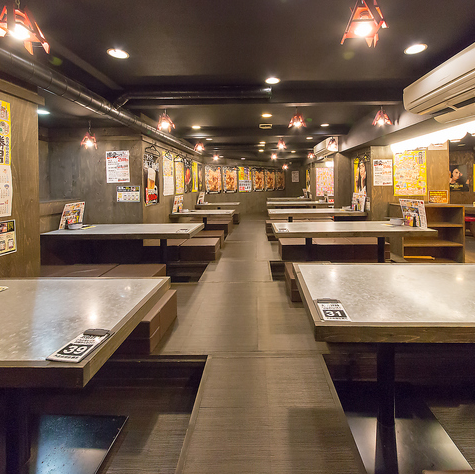 人数に合わせてテーブルを複数使用し、大宴会でのご利用もOK。