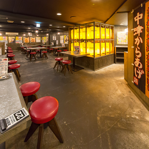 いつでも活気にあふれる開放的な店内！