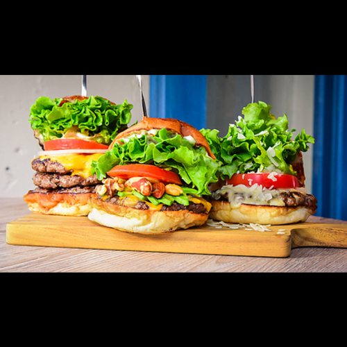 バランスよくまとめあげたこだわりのハンバーガー◎
