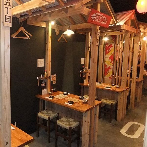 We have table seats and counter seats.You can have a quick drink on your way home from work, or have a leisurely conversation at the table at the renewed popular bar Maruhade ♪