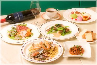 晚餐套餐包括鲜嫩多汁、令人微笑的北海道牛柳和招牌意大利面等精致菜肴。