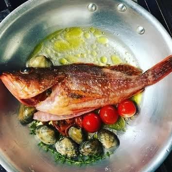 Please enjoy delicious seafood dishes