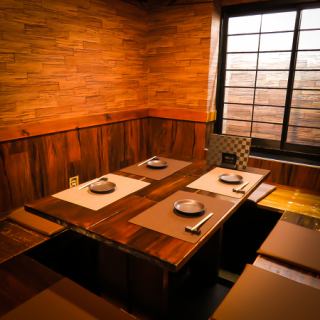 A semi-private room with horigotatsu seating for up to 4 people! Stretch your legs and relax!