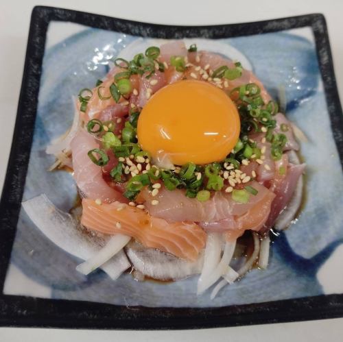 彩り海鮮スタミナユッケ