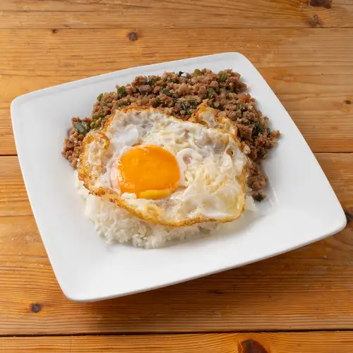【本格タイ料理】自家製ガパオライス◆香ばしいバジルと旨辛ひき肉が相性抜群