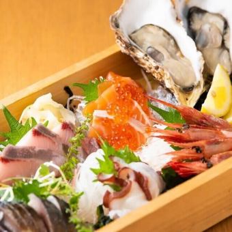 【鮮魚のお刺身＆旬の天ぷら盛り、〆は贅沢な鮭イクラ飯コース】3時間飲み放題付　10品6,000円