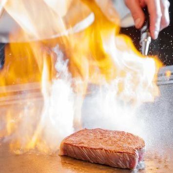 <平日限定>【伊勢海老・あわびコース】 美濃田町産松阪牛　厳選の食材を