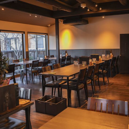 カジュアルな店内はデート利用にもおすすめです！