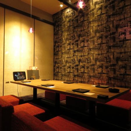 【掘りごたつ席:4名様~6名様までご利用可能】個室でのお食事はいかがでしょう◎プライベート空間漂う人気のお席でお食事をお楽しみくださいませ!