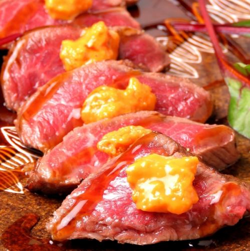 [From Okayama Prefecture] Kuroge Wagyu beef steak topped with sea urchin