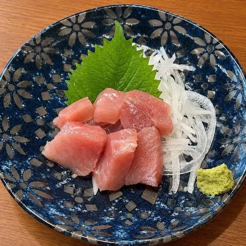 マグロぶつ