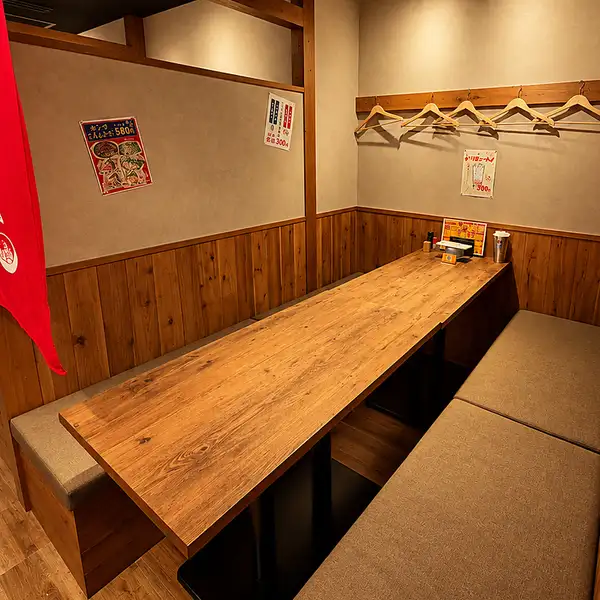 【毎週末は翌3時まで営業☆】天神駅での仕事帰りの一杯や仲間との飲み会、2次会・3次会など・・お任せください！！串カツは必食！牛カツ・ベビー帆立・海老も全て300円★もちろん二度漬け禁止やで！（笑）予算を気にせず楽しみたい方は、ゑびす名物も全て食べ放題プラン3000円～是非☆名物チンチロも是非お楽しみください！