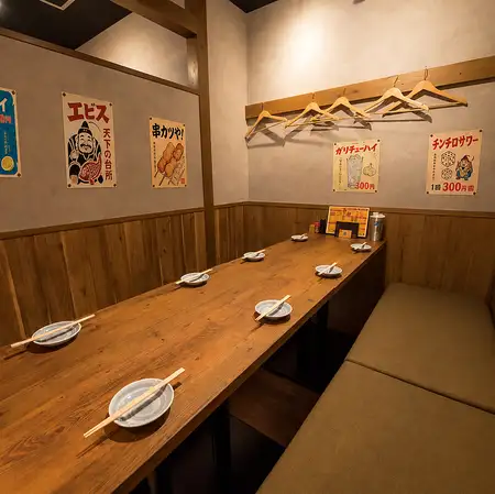 我们还提供舒适的沙发座椅♪ 非常适合女生聚会、约会等等！