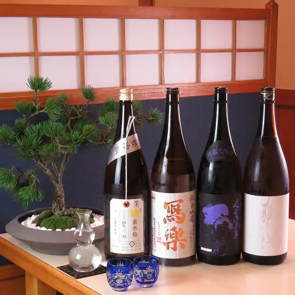 料理に寄り添う厳選ワインと日本酒