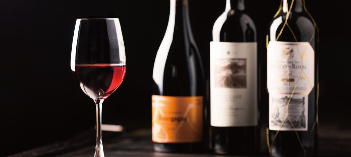 超過30種葡萄酒可以提高蔬菜，海鮮和肉類的口感，包括紅，白，香檳和閃閃發光。我們會根據您的喜好提出最好的建議。