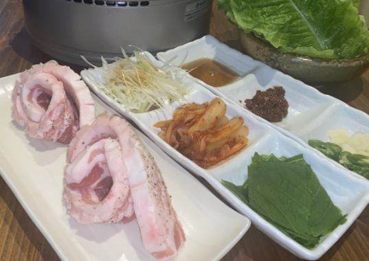 [Eat at a seafood restaurant] Popular authentic samgyeopsal (1 serving)