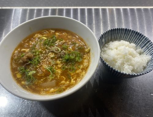 餡かけ牛すじスープ、小ライス又はラーメン