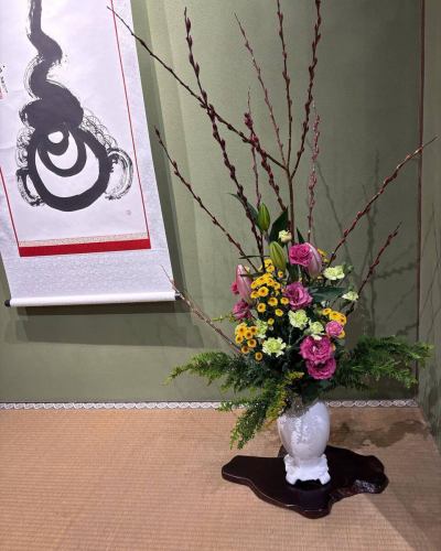 .
[This week's flower at Bettei Karyosou 💐]

Flowers that decorate the shop 💐
We ask Koyama Flower Shop to produce it!
Thank you as always 😊

↓We recommend making reservations online!
https://seikoanbetteikanyoso.owst.jp/(hot pepper)

For reservation inquiries, please contact
📞 025-211-7703

From the link in the profile
You can access the website!
🔍@seikoan_bettei_kanyoso

Other SNS and gourmet sites
For more details, please click here↓↓
https://lit.link/Qes1EGif55alyDCldOYLbnL3EXI3
(Bettei Kanyoso Rittrink)

#Bettei Kanyoso #NiigataGourmet #NiigataLunch #NiigataDinner #FurumachiLunch #FurumachiDinner #MonthlyNiigataKomachi #MonthlyNiigata #AnniversaryDinner #JapaneseGarden #NiigataGrandHotel #IzumidaYuko #Tamagawado #HammeredCopperware #Meeting #MeetingDinnerParty #MemorialService #Engagement #WaxCasting #OkuboFoundry #HaraSoemon #CookieBox #CookieTin #Celebration #Birthday #Bouquet