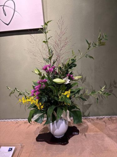 .
[本週別邸觀賞莊的花💐]

這些是裝飾商店的花。
本次活動由小山花店主辦！
一如既往地感謝你😊

“安田河原瓷磚花瓶 MYK” 由 Marumi Yasuda Kawara
它將木材的溫暖與莊重的美感融為一體，支撐並擁抱著花朵。
（摘自丸山安田瓷磚工業網上商店）
https://marumikawara.stores.jp/

我們期待您的光臨^^

↓建議您在線預訂！
https://seikoanbetteikanyoso.owst.jp/(辣椒)

如需預約或諮詢，
📞025-211-7703

來自個人資料中的鏈接
您可以造訪該網站！
🔍@seikoan_bettei_kanyoso

其他SNS及美食網站
更多詳情請點這裡↓↓
https://lit.link/Qes1EGif55alyDCldOYLbnL3EXI3
（別邸 Kanyoso Rittrink）

【本週別邸觀葉莊的花💐】

這些是裝飾商店的花。 💐
We ask Koyamaseikaten to produce it!
一如既往地感謝您。 😊

We look forward to your reservation.

↓建議線上預約哦！
https://seikoanbetteikanyoso.owst.jp/(HOT PEPPER)

For reservations and inquiries,
📞025-211-7703

You can access the website from the profile link!
🔍@seikoan_bettei_kanyoso

其他SNS、美食網站等詳情可在此查看↓↓
https://lit.link/Qes1EGif55alyDCldOYLbnL3EXI3(lit.link)

#Bettei Kanyoso #新潟美食 #新潟午餐 #新潟晚餐 #古町午餐 #古町晚餐 #每月新潟 #週年紀念晚餐 #日本花園 #新潟大酒店 #玉泉堂 #HammeredCopperware #會議 #MeetingDinnerParty #MemorialService #Engagement #Wudabnaing #Cookieookied #CookieTin #Party #MemorialService #Engagement #Wudabidi #Cookieookied #CookieTudaAookiez #CudaSaadbahdhioohi #Nahahahahahahah迴天哪#kanyoso #betteikanyoso #niigata #niigatarestaurant #teppanyaki #summervacation