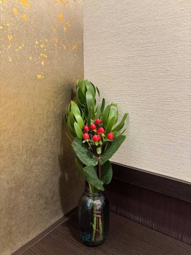 .
[本週別邸觀賞莊的花💐]

鮮花裝點店！
本次活動由小山花店主辦！
一如既往地感謝你😊

盂蘭盆節已經結束，座位也相對較多。
請考慮在 Bettei Kanyoso 用餐☺︎

“安田河原瓷磚花瓶 MYK” 由 Marumi Yasuda Kawara
它將木材的溫暖與莊重的美感融為一體，支撐並擁抱著花朵。
（摘自丸山安田瓷磚工業網上商店）
https://marumikawara.stores.jp/

我們期待您的光臨^^

↓建議您在線預訂！
https://seikoanbetteikanyoso.owst.jp/(辣椒)

如需預約或諮詢，
📞025-211-7703

來自個人資料中的鏈接
您可以造訪該網站！
🔍@seikoan_bettei_kanyoso

其他SNS及美食網站
更多詳情請點這裡↓↓
https://lit.link/Qes1EGif55alyDCldOYLbnL3EXI3
（別邸 Kanyoso Rittrink）

【本週別邸觀葉莊的花💐】

這些是裝飾商店的花。 💐
We ask Koyamaseikaten to produce it!
一如既往地感謝您。 😊

We look forward to your reservation.

↓建議線上預約哦！
https://seikoanbetteikanyoso.owst.jp/(HOT PEPPER)

For reservations and inquiries,
📞025-211-7703

You can access the website from the profile link!
🔍@seikoan_bettei_kanyoso

其他SNS、美食網站等詳情可在此查看↓↓
https://lit.link/Qes1EGif55alyDCldOYLbnL3EXI3(lit.link)

#新潟美食#新潟午餐#新潟晚餐#古町午餐#古町晚餐#週年晚餐#日本花園#新潟大酒店#玉泉堂#HammeredCopperware#Meeting#MeetingDinner#MemorialService#Engagement#WaxCasting#Celebbration#Birthday#YasudaTile未來#YasudadsoiuoooYoooofanoofff未來口 #OsudaTile; #niigatarestaurant #teppanyaki #ObonHoliday #SummerHoliday