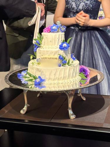 .
先日別邸涵養荘にて、結婚式が執り行われました!
新潟大神宮にて挙式後、別邸涵養荘にて披露宴が行われました。
紋服、白無垢で挙式され、新婦様は色打掛にお召し替えて入場。
お色直しでタキシードとドレスお召し替え✨
参列者の温かな拍手の中披露宴が行われ、
お写真を撮ったりお話したりと終始笑顔溢れる素敵な式でございました!
数ある式場の中から別邸涵養荘をお選びいただきありがとうございました😊
いつでも遊びにいらしてください!
またのお越しをお待ちしております♪
🕊️ 鉄板焼きの豪華ペアランチ付ウェディングフェア開催中
📞025-228-6115(新潟グランドホテル ブライダルデスク)
ゼクシィサイトサイトからもご予約いただけます
ゼクシィ-別邸涵養荘(新潟グランドホテル)
別邸涵養荘ウェディング公式HP
https://www.ni-grand-wedding.com/kanyoso/
プロフィールのリンクスから
webサイトにアクセスできます!
🔍@seikoan_bettei_kanyoso
その他SNSやグルメサイトなど
詳細はこちらからご覧いただけます↓↓
https://lit.link/Qes1EGif55alyDCldOYLbnL3EXI3
(別邸涵養荘リットリンク)
#新潟花嫁 #2025wedding #2026wedding #2025秋婚 #2025冬婚 #2026春婚 #2026夏婚 #2026秋婚 #新潟卒花 #新潟プレ花嫁 #鉄板焼き #鉄板焼きウェディング #別邸涵養荘 #涵養荘 #FRENCH鉄板静香庵別邸涵養荘 #FRENCH鉄板静香庵 #新潟グランドホテル #大人ウェディング #大正浪漫ウェディング #大正浪漫 #大正ロマン #プレ花嫁準備 #プレ花嫁#ウェディング #ウェディングフォト #顔合わせ #顔合わせ食事会 #ゼクシィ