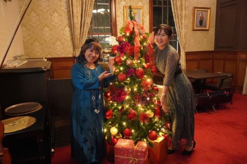 .
先日、吉川ナオミさんのジャズライブディナーを
開催しました！♪
別邸涵養荘では初めての開催です！
食事は別邸涵養荘のフルコースをご用意し、
吉川ナオミさんのライブと合わせて
楽しまれました！

吉川ナオミさん、田中トシユキさん、大竹恵子さん、
素敵なライブをありがとうございました😊

#吉川ナオミ #よしかわなおみ #ヨシカワナオミ #別邸涵養荘  #ジャズ #ジャズライブ #ライブ #ジャズライブディナー #ライブディナー #ディナー #フレンチ #田中トシユキ #タナカトシユキ #アコーディオン #ヴァイオリン #大竹恵子 #ピアノ #ジャズピアノ #ジャズピアニスト