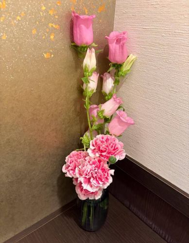 【별 저택 양장의 이번주의 꽃💐】

가게를 물들이는 꽃들입니다 💐
프로듀스는 코야마 생화점에 부탁드립니다!
항상 감사합니다 😊

요 전날부터 입구에있는 오오쿠보 주물이 바뀌 었습니다!
올해의 간지 「오」를 전시하고 있습니다.
https://souemon-imono.com/

『야스다 기와화기 MYK』 Marumi Yasuda Kawara
나무의 따뜻함과 늠름한 아름다움을 겸비하고, 꽃에 다가가 서포트합니다.
(마루 산야다 기와 공업 온라인 스토어에서)
https://marumikawara.stores.jp/

내점 기다리고 있습니다^^

↓ 예약은 온라인 예약을 추천합니다!
https://seikoanbetteikanyoso.owst.jp/(핫 페퍼)

예약 문의는,
📞025-211-7703

프로필 링크에서
웹 사이트에 액세스 할 수 있습니다!
🔍 @seikoan_bettei_kanyoso

기타 SNS와 미식가 사이트 등
자세한 것은 이쪽으로부터 보실 수 있습니다↓↓
https://lit.link/Qes1EGif55alyDCldOYLbnL3EXI3
(별 저택 양장 릿 링크)

【This week's flowers at Bettei Kanyoso 💐】

These are the flowers that decorate the store.💐
We ask Koyamaseikaten to produce it!
Thank you as always.😊

The Okubo Casting at the entrance has changed since the other day!
This year's zodiac sign "Wu" is on display.
https://souemon-imono.com/

"Yasuda Tile Flowerware MYK"Marumi Yasuda Kawara
It combines the warmth and dignified beauty of the tree, and supports the flowers.
(From the Marusan Yasuda Tile Industry Online Store)
https://marumikawara.stores.jp/

We look forward to your reservation.

↓Online reservations are recommended for reservations!
https://seikoanbetteikanyoso.owst.jp/(HOT PEPPER)

For reservations and inquiries,
📞025-211-7703

You can access the website from the profile link!
🔍 @seikoan_bettei_kanyoso

You can see more details such as other SNS and gourmet sites here ↓↓
https://lit.link/Qes1EGif55alyDCldOYLbnL3EXI3(lit.link)

# 별 저택 양장 # 오오쿠보 주물 # 야스다 기와 # 이즈미 유키코 #니가타 그랜드 호텔