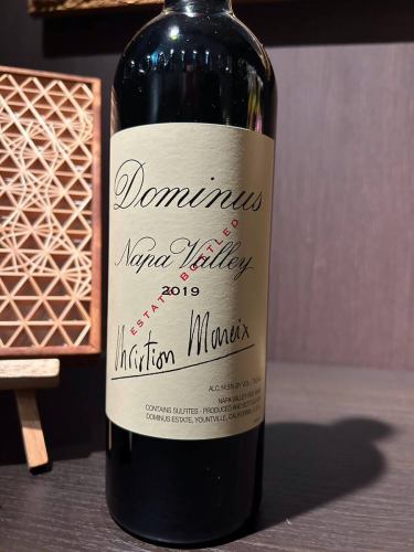 .
별저양양소~와인 소식~
도미나스
Dominus
도미나스 에스테이트
Dominus Estate

압도적인 존재감.완벽한 마무리.보르도의 명장이 자랑하는 프리미엄 와인.
페트뤼스 등의 와인을 키워준 그리스도인 무엑스 씨가 다루는 캘리포니아 와인.보르도의 기술과 나파의 테러와르가 융합해, 우아하고 있어 파워풀함도 아울러 가지는 멋진 마무리입니다.

Overwhelming presence. Perfect finish. A premium wine brewed by a master of Bordeaux.
California wine made by Christian Muix, who grew wines such as Petrus. The combination of Bordeaux technology and Napa's terroir is a superb finish that is both elegant and powerful.

프로필 링크에서 웹 사이트에 액세스 할 수 있습니다!
🔍 @seikoan_bettei_kanyoso

예약 문의는,
📞025-211-7703

인터넷 예약은 여기에서
뜨거운 고추
https://seikoanbetteikanyoso.owst.jp/

#별 저택 양장 #니가타 음식 #니가타 점심 #니가타 저녁 #기념일 저녁