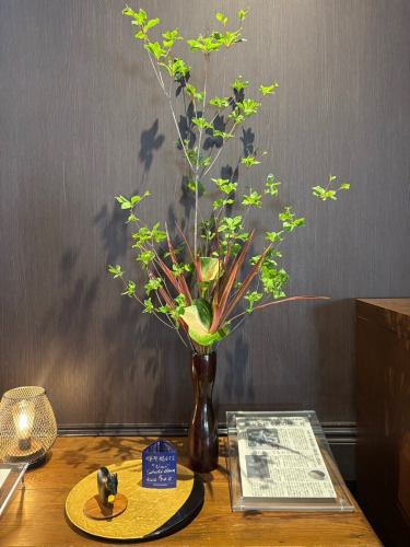 【별 저택 양장의 이번주의 꽃💐】
화창한 날이 계속됩니다! ☀️
지금 밖에 먹을 수없는 제철 재료와 스테이크를 먹으십시오.
오세요 ^^
별 저택 양장은 여러분의 걸음으로 곧 5주년을 맞이합니다♪
감사의 마음을 담아 기간 한정으로 특별 코스를 준비하고 있습니다!
꼭이 기회에 사용하십시오!
가게를 물들이는 꽃들입니다 💐
프로듀스는 코야마 생화점에 부탁드립니다!
항상 감사합니다 😊
요 전날부터 입구에있는 오오쿠보 주물이 바뀌 었습니다!
올해의 간지 「오」를 전시하고 있습니다.
https://souemon-imono.com/
『야스다 기와화기 MYK』 Marumi Yasuda Kawara
나무의 따뜻함과 늠름한 아름다움을 겸비하고, 꽃에 다가가 서포트합니다.
(마루 산야다 기와 공업 온라인 스토어에서)
https://marumikawara.stores.jp/
내점 기다리고 있습니다^^
↓ 예약은 온라인 예약을 추천합니다!
https://seikoanbetteikanyoso.owst.jp/(핫 페퍼)
예약 문의는,
📞025-211-7703
프로필 링크에서
웹 사이트에 액세스 할 수 있습니다!
🔍 @seikoan_bettei_kanyoso
기타 SNS와 미식가 사이트 등
자세한 것은 이쪽으로부터 보실 수 있습니다↓↓
https://lit.link/Qes1EGif55alyDCldOYLbnL3EXI3
(별 저택 양장 릿 링크)
【This week's flowers at Bettei Kanyoso 💐】
These are the flowers that decorate the store.💐
We ask Koyamaseikaten to produce it!
Thank you as always.😊
The Okubo Casting at the entrance has changed since the other day!
This year's zodiac sign "Wu" is on display.
https://souemon-imono.com/
"Yasuda Tile Flowerware MYK"Marumi Yasuda Kawara
It combines the warmth and dignified beauty of the tree, and supports the flowers.
(From the Marusan Yasuda Tile Industry Online Store)
https://marumikawara.stores.jp/
We look forward to your reservation.
↓Online reservations are recommended for reservations!
https://seikoanbetteikanyoso.owst.jp/(HOT PEPPER)
For reservations and inquiries,
📞025-211-7703
You can access the website from the profile link!
🔍 @seikoan_bettei_kanyoso
You can see more details such as other SNS and gourmet sites here ↓↓
https://lit.link/Qes1EGif55alyDCldOYLbnL3EXI3(lit.link)
# 별 저택 양장 # 오오쿠보 주물 # 야스다 기와 # 이즈미 유키코 #니가타 그랜드 호텔