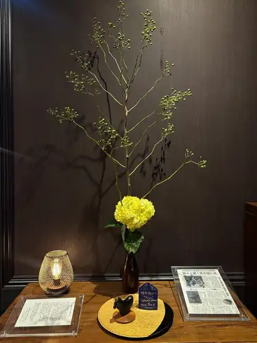 【別邸涵養荘の今週のお花💐】
お店を彩るお花たちです💐
プロデュースは小山生花店様にお願いしております!
いつもありがとうございます😊
先日より入口にある大久保鋳物が変わりました!
今年の干支「午」を展示しております。
https://souemon-imono.com/
『安田瓦花器MYK』Marumi Yasuda Kawara
木の暖かみと凛とした美しさを兼ね備え、 花に寄り添い支えます。
(丸三安田瓦工業オンラインストアより)
https://marumikawara.stores.jp/
ご来店お待ちしております^ ^
↓ご予約はオンライン予約がおすすめです!
https://seikoanbetteikanyoso.owst.jp/(ホットペッパー)
ご予約 お問い合わせは、
📞025-211-7703
プロフィールのリンクから
webサイトにアクセスできます!
🔍@seikoan_bettei_kanyoso
その他SNSやグルメサイトなど
詳細はこちらからご覧いただけます↓↓
https://lit.link/Qes1EGif55alyDCldOYLbnL3EXI3
(別邸涵養荘リットリンク)
【This week's flowers at Bettei Kanyoso 💐】
These are the flowers that decorate the store.💐
We ask Koyamaseikaten to produce it!
Thank you as always.😊
The Okubo Casting at the entrance has changed since the other day!
This year's zodiac sign "Wu" is on display.
https://souemon-imono.com/
"Yasuda Tile Flowerware MYK"Marumi Yasuda Kawara
It combines the warmth and dignified beauty of the tree, and supports the flowers.
(From the Marusan Yasuda Tile Industry Online Store)
https://marumikawara.stores.jp/
We look forward to your reservation.
↓Online reservations are recommended for reservations!
https://seikoanbetteikanyoso.owst.jp/(HOT PEPPER)
For reservations and inquiries,
📞025-211-7703
You can access the website from the profile link!
🔍@seikoan_bettei_kanyoso
You can see more details such as other SNS and gourmet sites here ↓↓
https://lit.link/Qes1EGif55alyDCldOYLbnL3EXI3(lit.link)
#別邸涵養荘 #大久保鋳物 #安田瓦 #泉田佑子 #新潟グランドホテル