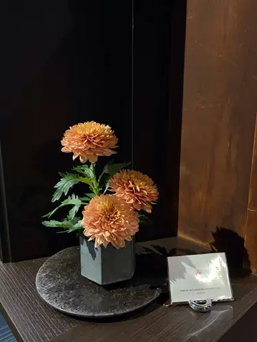 你已經安排好盂蘭盆節的計畫了嗎？
根據日期和時間，我們或許可以滿足您的需求！
請聯絡我們^^

【本週 Kanyoso Annex 的花💐】

這些是用來裝飾店舖的花💐
我們已經委託小山花店負責製作！
一如既往地感謝你😊

入口處的 Okubo Castings 展示品與前幾天相比已經更換了！
我們正在展示今年的生肖動物——馬。
https://souemon-imono.com/

安田河原丸美的《安田河原花瓶MYK》
它兼具木材的溫暖和高貴的美感，能夠襯托和支撐花朵。
（摘自丸三安田磁磚工業網路商店）
https://marumikawara.stores.jp/

我們期待您的光臨！

建議線上預訂！
https://seikoanbetteikanyoso.owst.jp/ (辣椒)

如需預約或諮詢，
📞025-211-7703

從我個人資料中的鏈接
您可以造訪該網站！
🔍@seikoan_bettei_kanyoso

其他社交媒體和美食網站等。
您可以在這裡找到更多詳情↓↓
https://lit.link/Qes1EGif55alyDCldOYLbnL3EXI3
（Bettei Kanyoso Ritlink）

【本週Bettei Kanyoso的花💐】

這些是用來裝飾店舖的花。 💐
We ask Koyamaseikaten to produce it!
一如既往地感謝你。 😊

The Okubo Casting at the entrance has changed since the other day!
This year's zodiac sign "Wu" is on display.
https://souemon-imono.com/

"Yasuda Tile Flowerware MYK"Marumi Yasuda Kawara
It combines the warmth and dignified beauty of the tree, and supports the flowers.
(From the Marusan Yasuda Tile Industry Online Store)
https://marumikawara.stores.jp/

We look forward to your reservation.

↓建議線上預訂！
https://seikoanbetteikanyoso.owst.jp/(HOT PEPPER)

For reservations and inquiries,
📞025-211-7703

You can access the website from the profile link!
🔍@seikoan_bettei_kanyoso

您可以在這裡查看更多詳情，例如其他社交媒體和美食網站↓↓
https://lit.link/Qes1EGif55alyDCldOYLbnL3EXI3(lit.link)

#觀陽莊別邸 #大久保鑄件 #安田磁磚 #泉田裕子 #新潟大飯店