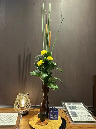 你已經安排好盂蘭盆節的計畫了嗎？
根據日期和時間，我們或許可以滿足您的需求！
請聯絡我們^^

【本週 Kanyoso Annex 的花💐】

這些是用來裝飾店舖的花💐
我們已經委託小山花店負責製作！
一如既往地感謝你😊

入口處的 Okubo Castings 展示品與前幾天相比已經更換了！
我們正在展示今年的生肖動物——馬。
https://souemon-imono.com/

安田河原丸美的《安田河原花瓶MYK》
它兼具木材的溫暖和高貴的美感，能夠襯托和支撐花朵。
（摘自丸三安田磁磚工業網路商店）
https://marumikawara.stores.jp/

我們期待您的光臨！

建議線上預訂！
https://seikoanbetteikanyoso.owst.jp/ (辣椒)

如需預約或諮詢，
📞025-211-7703

從我個人資料中的鏈接
您可以造訪該網站！
🔍@seikoan_bettei_kanyoso

其他社交媒體和美食網站等。
您可以在這裡找到更多詳情↓↓
https://lit.link/Qes1EGif55alyDCldOYLbnL3EXI3
（Bettei Kanyoso Ritlink）

【本週Bettei Kanyoso的花💐】

這些是用來裝飾店舖的花。 💐
We ask Koyamaseikaten to produce it!
一如既往地感謝你。 😊

The Okubo Casting at the entrance has changed since the other day!
This year's zodiac sign "Wu" is on display.
https://souemon-imono.com/

"Yasuda Tile Flowerware MYK"Marumi Yasuda Kawara
It combines the warmth and dignified beauty of the tree, and supports the flowers.
(From the Marusan Yasuda Tile Industry Online Store)
https://marumikawara.stores.jp/

We look forward to your reservation.

↓建議線上預訂！
https://seikoanbetteikanyoso.owst.jp/(HOT PEPPER)

For reservations and inquiries,
📞025-211-7703

You can access the website from the profile link!
🔍@seikoan_bettei_kanyoso

您可以在這裡查看更多詳情，例如其他社交媒體和美食網站↓↓
https://lit.link/Qes1EGif55alyDCldOYLbnL3EXI3(lit.link)

#觀陽莊別邸 #大久保鑄件 #安田磁磚 #泉田裕子 #新潟大飯店
