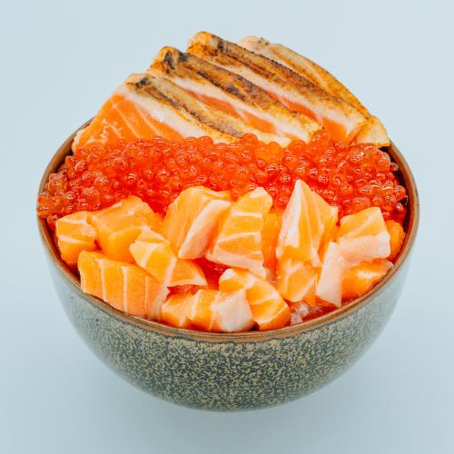 Seafood classic! Seafood oyakodon with salmon and salmon roe