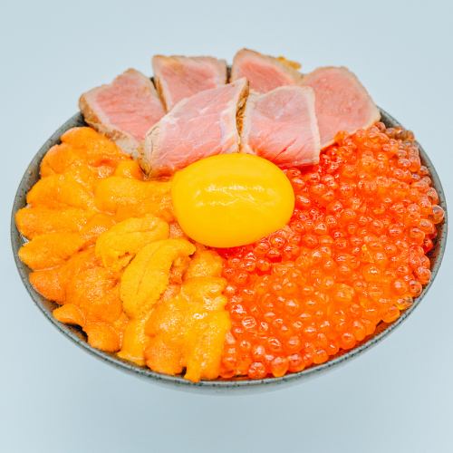[Three-color bowl] Meat sea urchin salmon roe bowl