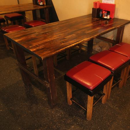 부담없이 이용할 수있는 테이블 좌석은 어딘가 그리운 일본의 분위기.시간을 신경 쓰지 않고 느긋하게 즐기실 수 있습니다.느긋 누그 공간에서 식사 · 술을 즐기세요! 연회 시즌은 붐비기 때문에 빠른 예약을 권장합니다.