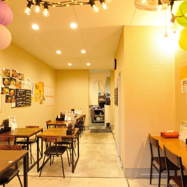 【大人数もお任せください♪】当店は10名様から14名様までの貸切に対応可能◎活気ある雰囲気の中で、各種ご宴会やパーティーをお楽しみいただけます！新鮮な海鮮料理や豊富なお酒を取り揃え、特別なひとときを演出。友人や同僚との集まり、記念日のお祝いにも最適です◎ぜひ、当店で楽しい時間をお過ごしください♪