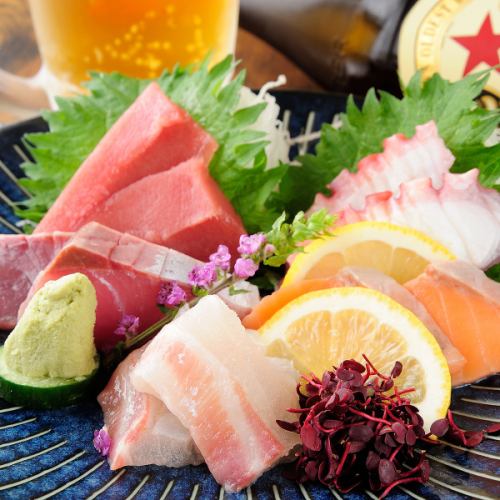 【当店自慢の逸品其の壱！】日本酒との相性ぴったり◎「厳選仕入れ」鮮度抜群の≪お造り≫ 550円(税込)～