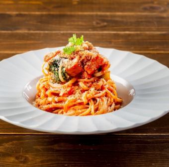 ブロッコリーとベーコンのトマトパスタ