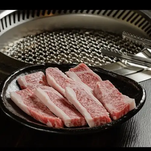 名物！カルビが“500”円