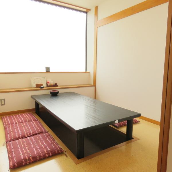 [Semi-private room, Japanese-style room, digging basket] It is a popular digging basket.You will feel a lot of excitement, and you can talk about it too!This room is also popular for weddings and banquets.You can relax and relax as it is digging.