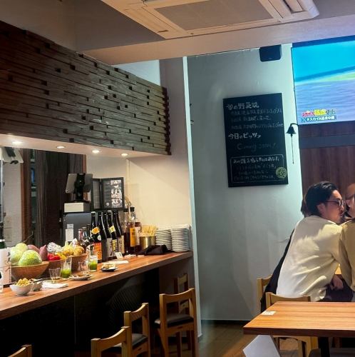 <p>毎日変わるメニューが、来るたびに新しい発見をくれる。お酒の種類も豊富に揃え、一人でふらりと立ち寄っても、大切な人と語り明かしても。姫路の夜を、もっと豊かにする一軒がここに。</p>