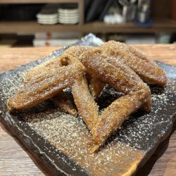 Black chicken wings with homemade sweet sauce (5 pieces)