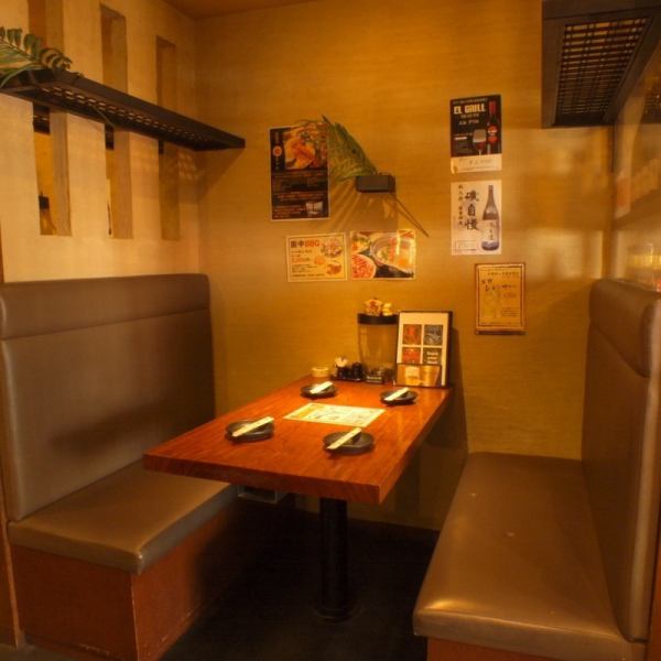 【Semi-private room for up to 4 people】 Dating, girls' societies, mommy kai ♪ In a semi-private room with a partition is our shop's popular seats ★ Open kitchen can also be seen so the atmosphere is excellent as well !! By all means booking Please give me.