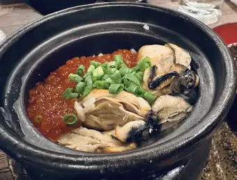 牡蠣といくらの土鍋ご飯