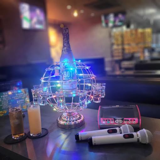 お昼から朝の5時まで元気に営業！飲み放題プラン有