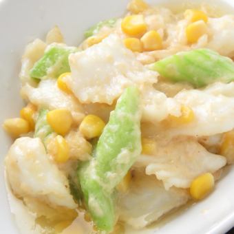 Stir-fried squid and corn with milk